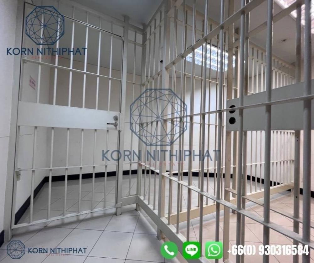 For RentOfficeSiam Paragon ,Chulalongkorn,Samyan : Showroom style office for rent on the 1st floor @Hua Lamphong | Office Showroom for Rental | Free decoration period 1 month !!!