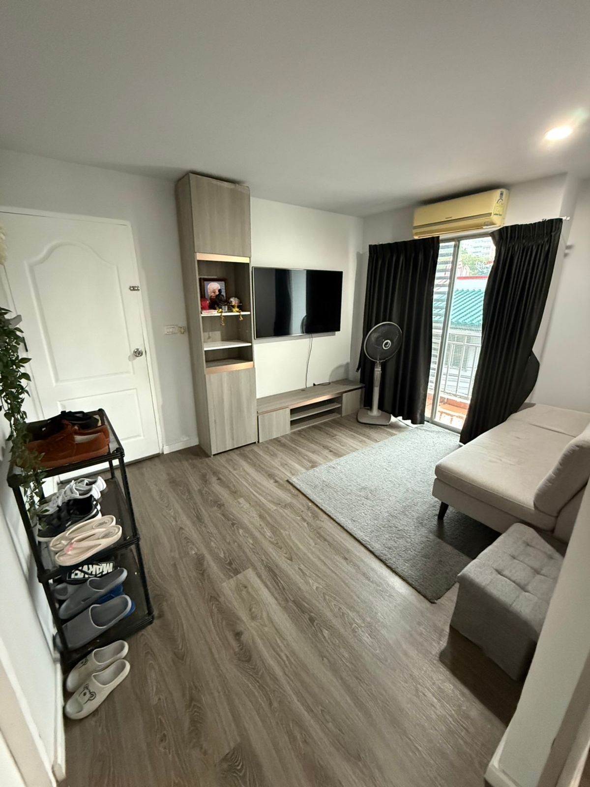 For RentCondoBangna, Bearing, Lasalle : Fully furnished, beautiful room, inexpensive rent, near BTS Bangna and BITEC, near the expressway, convenient transportation.