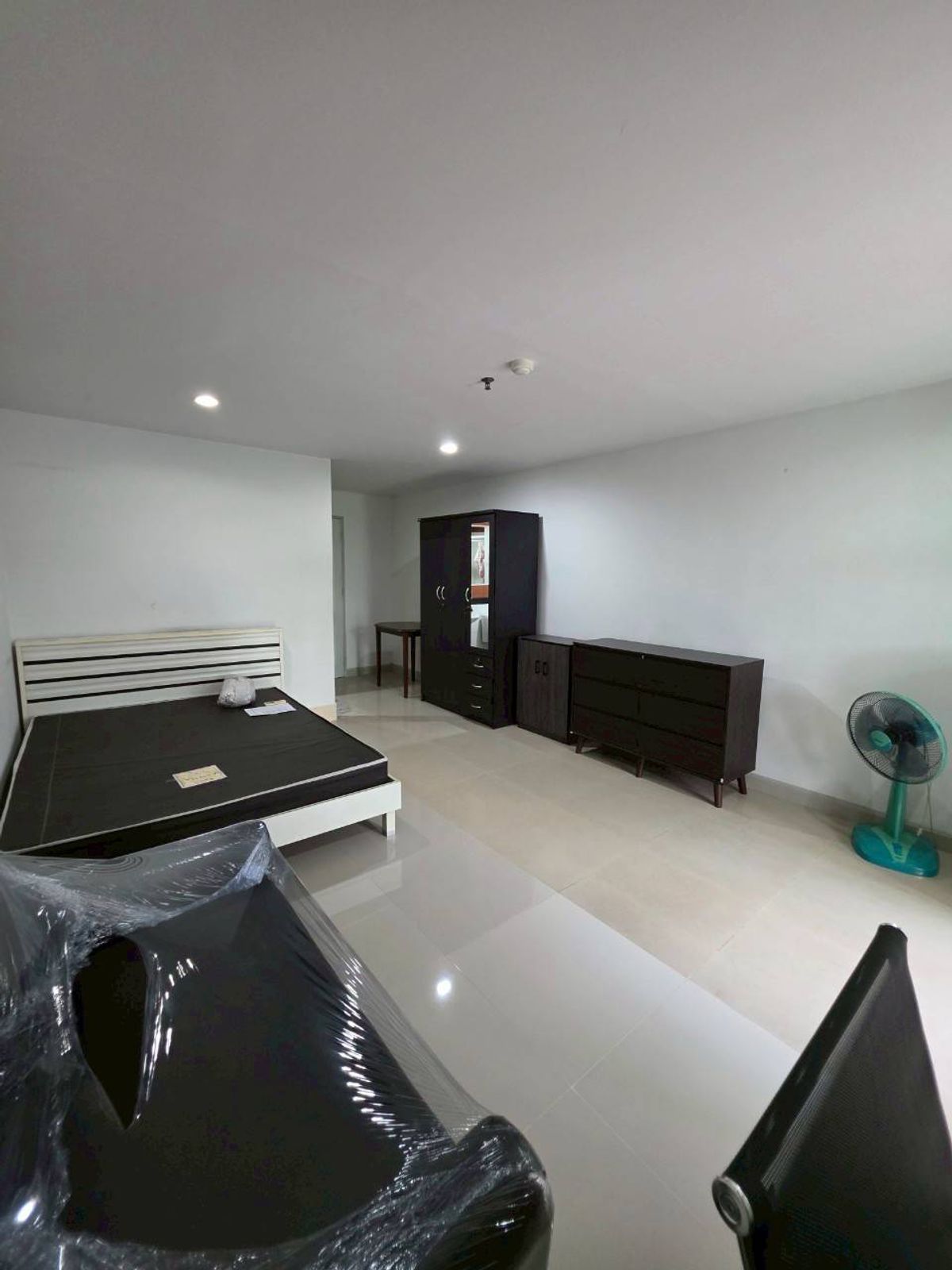 For RentCondoBangna, Bearing, Lasalle : Near BTS Bangna and BITEC, near the expressway, convenient transportation.