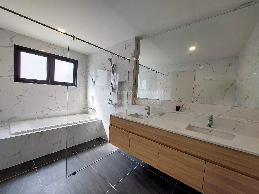 For SaleHouseBangna, Bearing, Lasalle : Centro Bangna, new house ready to move in Full function, the largest type in the project