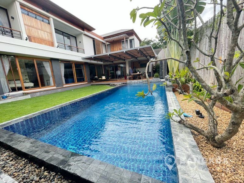 For SaleHouseOnnut, Udomsuk : Phra Khanong | “Architect Designed” 5 Bed House with Private Pool