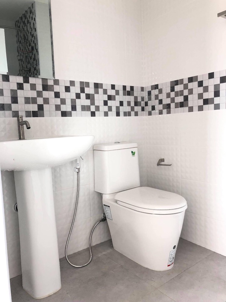 ขายอาคารพาณิชย์ระยอง : ประกาศขายทาวน์โฮม 3 ชั้น ทำเลทองรับอนาคตในระยอง เหลือ 1 ยูนิตสุดท้าย