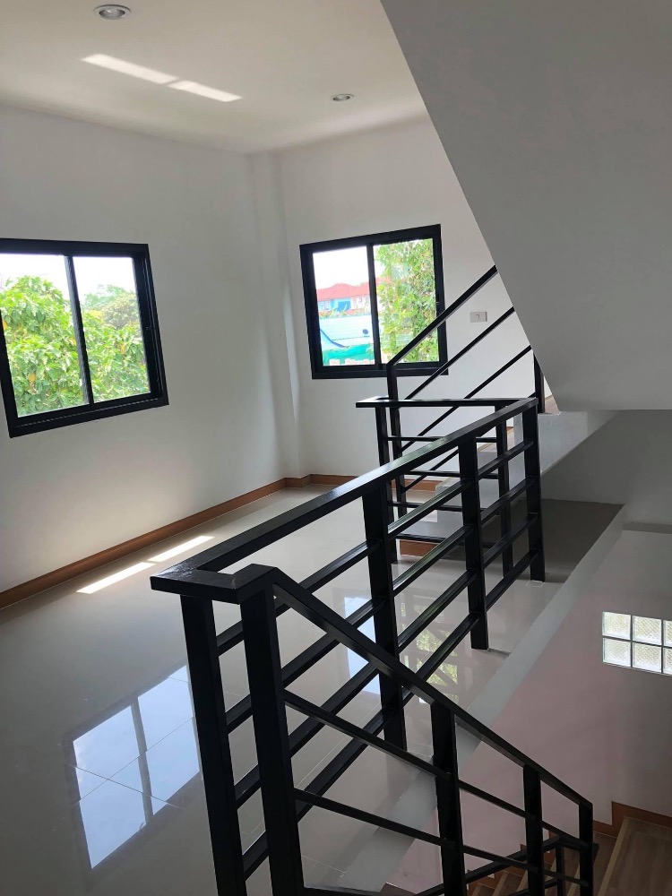 ขายอาคารพาณิชย์ระยอง : ประกาศขายทาวน์โฮม 3 ชั้น ทำเลทองรับอนาคตในระยอง เหลือ 1 ยูนิตสุดท้าย