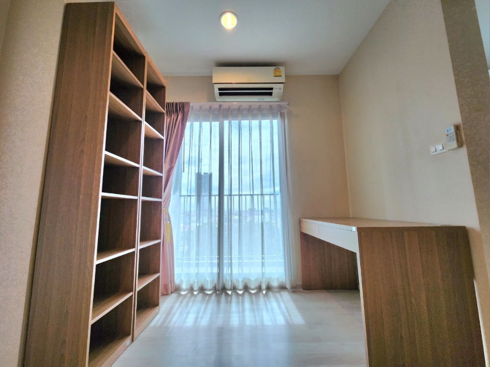 For RentCondoNonthaburi, Bang Yai, Bangbuathong : ** Empty room, beautiful room, with after-rental care ** For rent, Plum Condo Central Station Phase 2, 2 bedrooms, 2 bathrooms, 10th floor, not loud, waiting for the elevator for a long time SN490.32