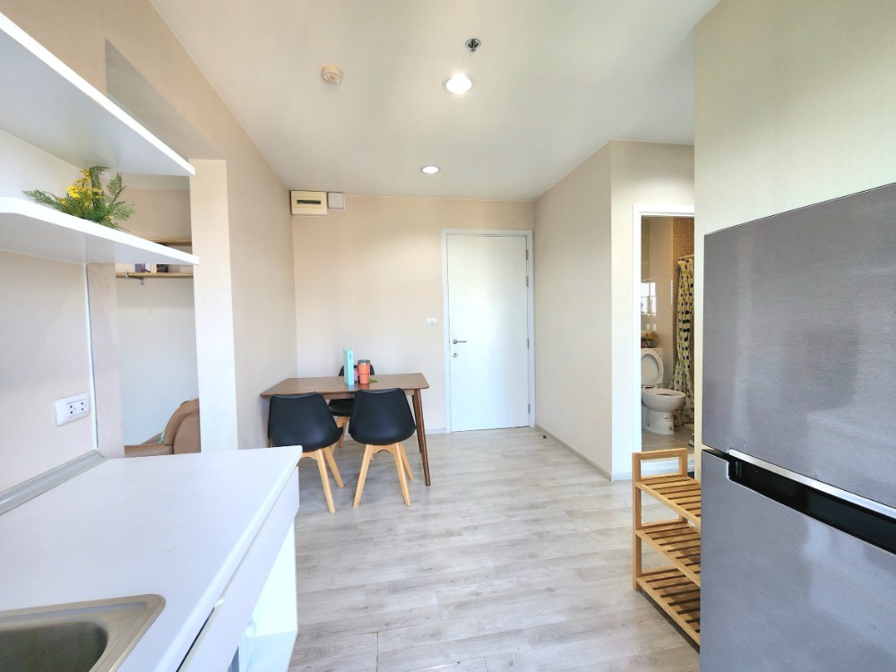 For RentCondoNonthaburi, Bang Yai, Bangbuathong : Status as shown in the cover photo**Room available, very beautifully decorated, beautiful view** For rent, Plum Condo Central Station Phase 2, new condition, if you want to stay, talk to us. *There is a washing machine JSN112.12