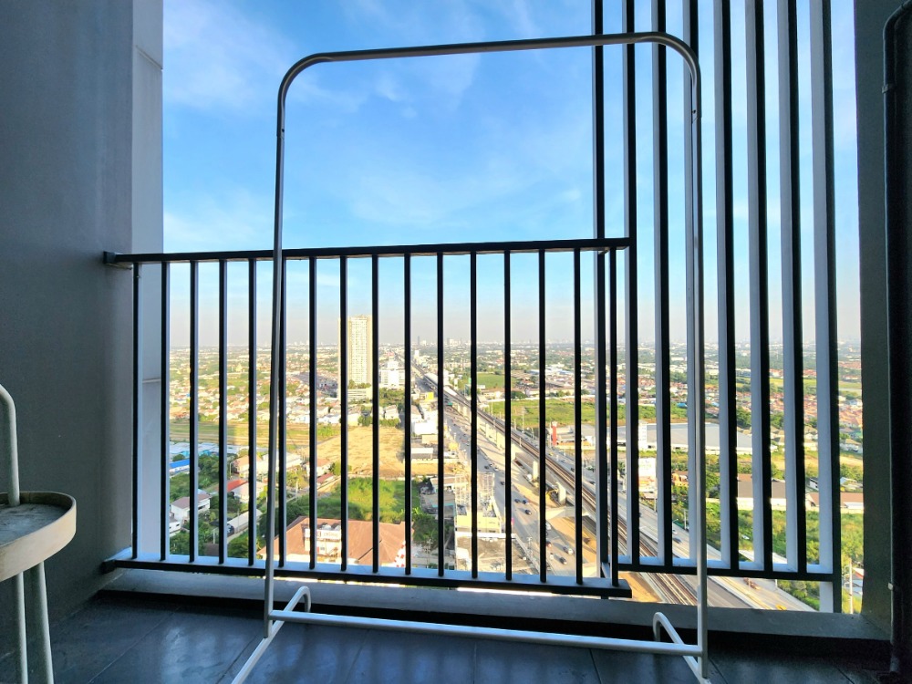 For RentCondoNonthaburi, Bang Yai, Bangbuathong : Status as shown in the cover photo**Room available, very beautifully decorated, beautiful view** For rent, Plum Condo Central Station Phase 2, new condition, if you want to stay, talk to us. *There is a washing machine JSN112.12