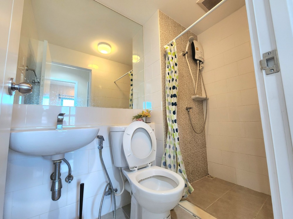 For RentCondoNonthaburi, Bang Yai, Bangbuathong : Status as shown in the cover photo**Room available, very beautifully decorated, beautiful view** For rent, Plum Condo Central Station Phase 2, new condition, if you want to stay, talk to us. *There is a washing machine JSN112.12