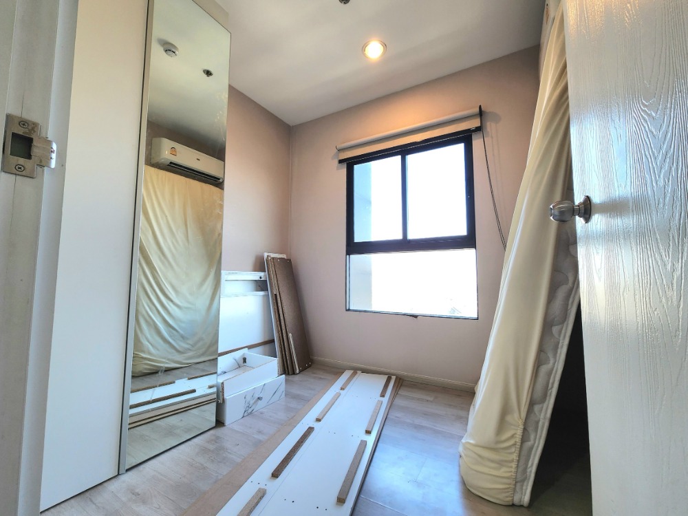 For RentCondoNonthaburi, Bang Yai, Bangbuathong : Status as shown in the cover photo**Room available, very beautifully decorated, beautiful view** For rent, Plum Condo Central Station Phase 2, new condition, if you want to stay, talk to us. *There is a washing machine JSN112.12