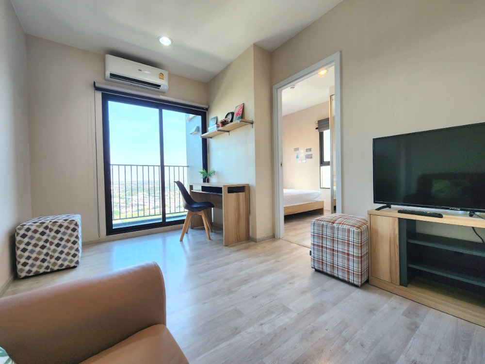 For RentCondoNonthaburi, Bang Yai, Bangbuathong : Status as shown in the cover photo**Room available, very beautifully decorated, beautiful view** For rent, Plum Condo Central Station Phase 2, new condition, if you want to stay, talk to us. *There is a washing machine JSN112.12