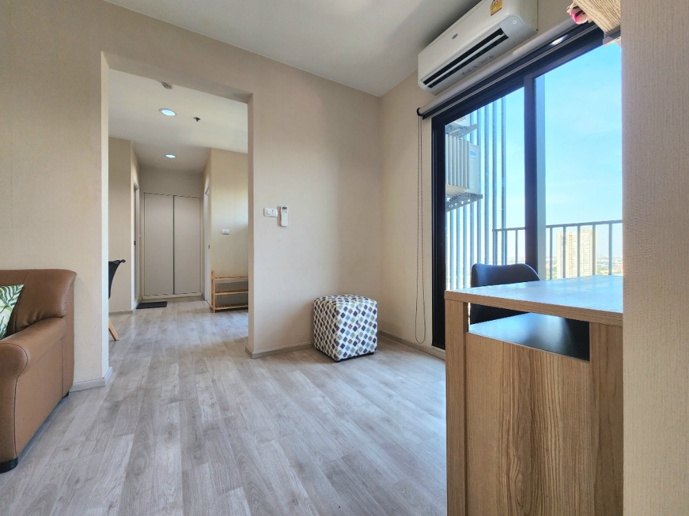 For RentCondoNonthaburi, Bang Yai, Bangbuathong : Status as shown in the cover photo**Room available, very beautifully decorated, beautiful view** For rent, Plum Condo Central Station Phase 2, new condition, if you want to stay, talk to us. *There is a washing machine JSN112.12