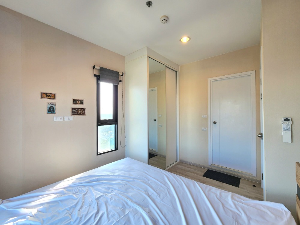 For RentCondoNonthaburi, Bang Yai, Bangbuathong : Status as shown in the cover photo**Room available, very beautifully decorated, beautiful view** For rent, Plum Condo Central Station Phase 2, new condition, if you want to stay, talk to us. *There is a washing machine JSN112.12