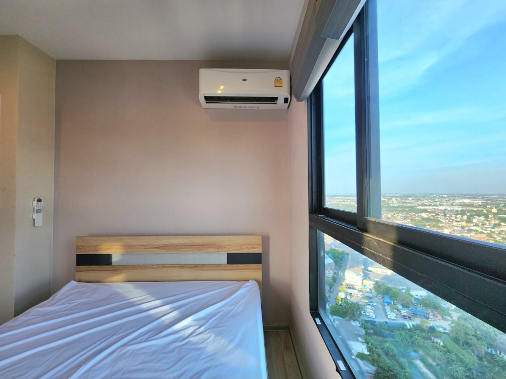 For RentCondoNonthaburi, Bang Yai, Bangbuathong : Status as shown in the cover photo**Room available, very beautifully decorated, beautiful view** For rent, Plum Condo Central Station Phase 2, new condition, if you want to stay, talk to us. *There is a washing machine JSN112.12