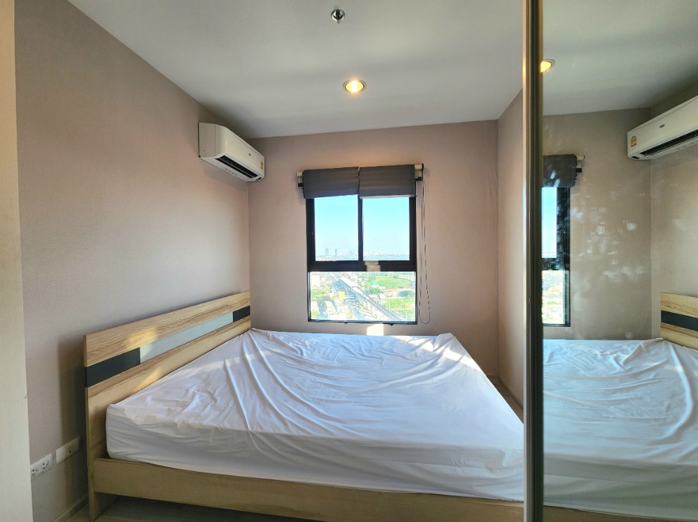 For RentCondoNonthaburi, Bang Yai, Bangbuathong : Status as shown in the cover photo**Room available, very beautifully decorated, beautiful view** For rent, Plum Condo Central Station Phase 2, new condition, if you want to stay, talk to us. *There is a washing machine JSN112.12