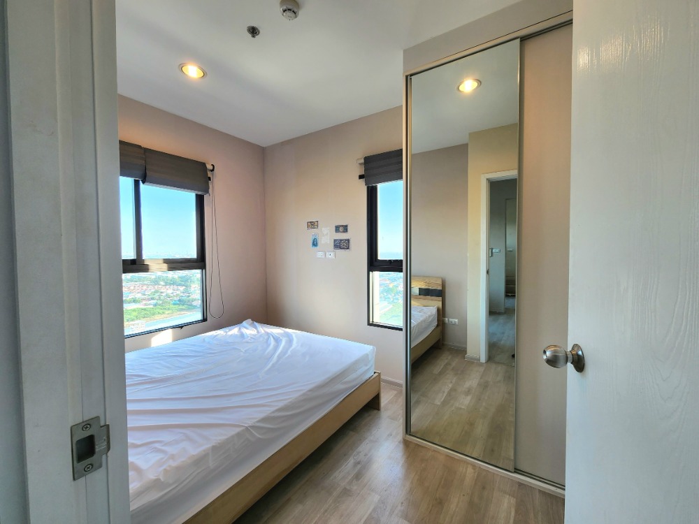 For RentCondoNonthaburi, Bang Yai, Bangbuathong : Status as shown in the cover photo**Room available, very beautifully decorated, beautiful view** For rent, Plum Condo Central Station Phase 2, new condition, if you want to stay, talk to us. *There is a washing machine JSN112.12
