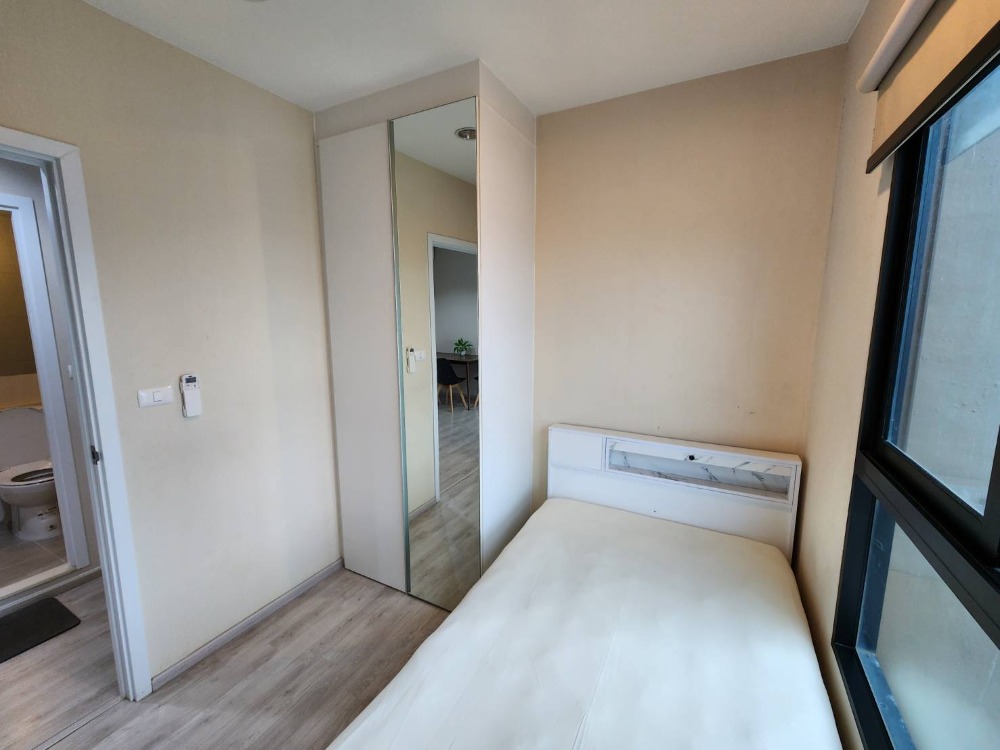 For RentCondoNonthaburi, Bang Yai, Bangbuathong : Status as shown in the cover photo**Room available, very beautifully decorated, beautiful view** For rent, Plum Condo Central Station Phase 2, new condition, if you want to stay, talk to us. *There is a washing machine JSN112.12