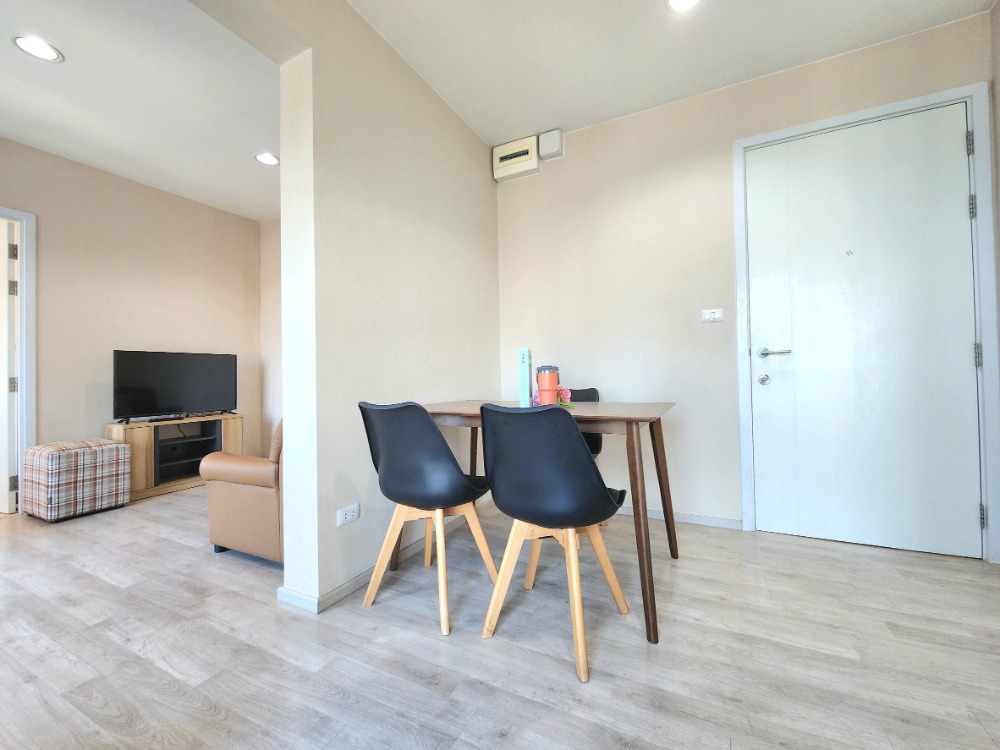 For RentCondoNonthaburi, Bang Yai, Bangbuathong : Status as shown in the cover photo**Room available, very beautifully decorated, beautiful view** For rent, Plum Condo Central Station Phase 2, new condition, if you want to stay, talk to us. *There is a washing machine JSN112.12