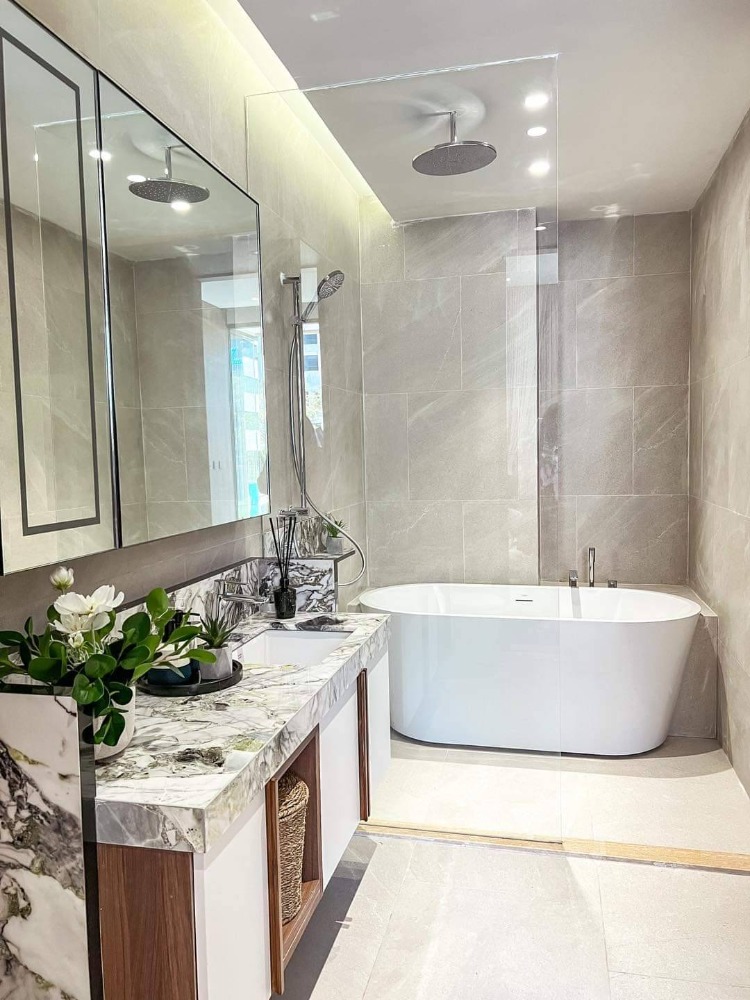 ขายดาวน์คอนโดสีลม ศาลาแดง บางรัก : Romm Convent รมย์ คอนเเวนต์🌟  ขายดาวน์รอบนักลงทุน คอนโดในซอยคอนเเวนต์ ใกล้โรงเรียนเซนต์โย ใกล้btsศาลาเเดงเเละช่องนนทรี ขนาด 1 bed deluxe 51.44 ตรม ชั้น 19 🔥 เพียง 13.4 ลบ. มีที่จอดรถ 110% 🌟 🌟🌟 ตำเเหน่งวิวตึกมหานครเเบบชัดๆเต็มตา