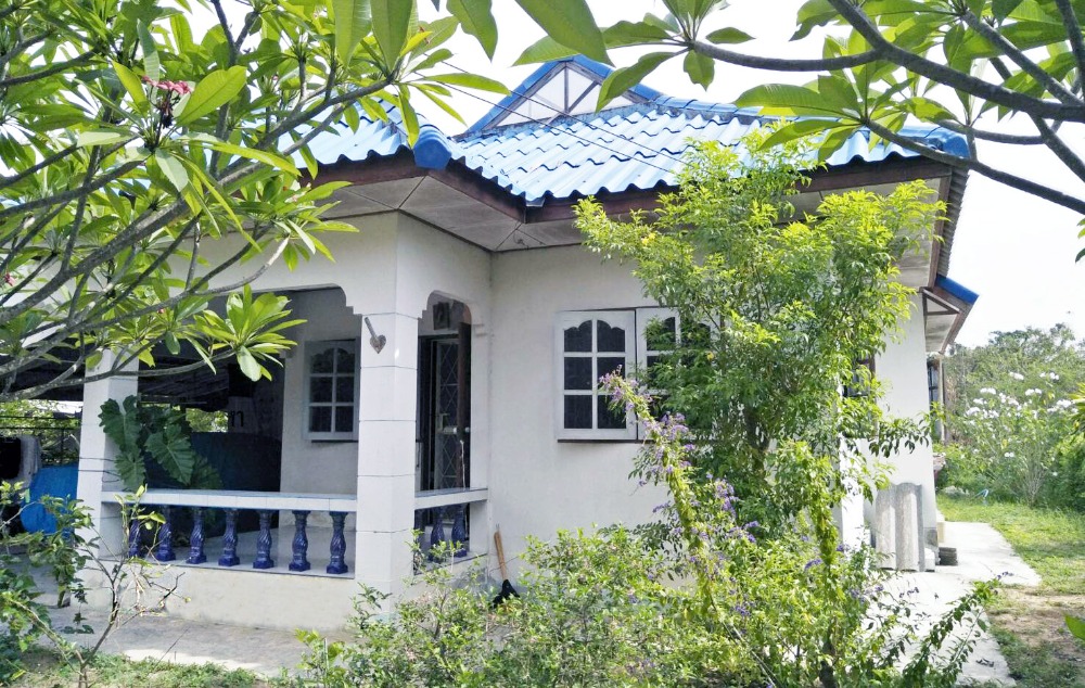 ขายที่ดินหัวหิน ประจวบคีรีขันธ์ : ขายที่ดินพร้อมสิ่งปลูกสร้าง 1 แปลง ขนาด 3 ไร่ 1 งาน 26.70 ตารางวา ติดถนนหนองยิงหมี ตำบลเขาน้อย  อำเภอปราณบุรี จังหวัดประจวบคีรีขันธ์