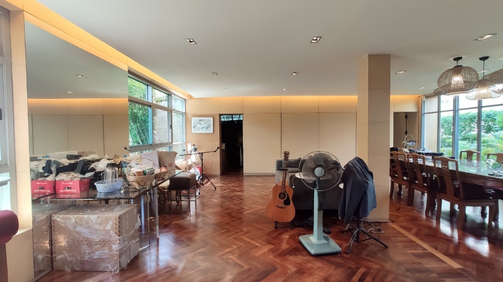 ขายบ้านพุทธมณฑล ศาลายา : ขาย บ้านเดี่ยว 2 ชั้น 216 ตารางวา หมู่บ้าน กฤษดานคร 18 ติดถนนพุทธมณฑลสาย 3 แขวงศาลาธรรมสพน์ เขตทวีวัฒนา กรุงเทพมหานคร