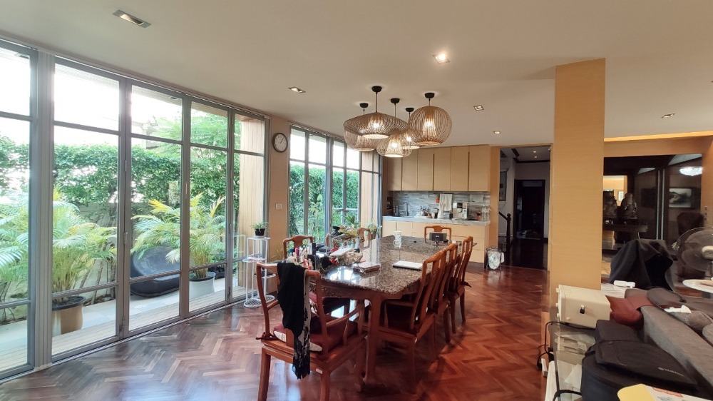 ขายบ้านพุทธมณฑล ศาลายา : ขาย บ้านเดี่ยว 2 ชั้น 216 ตารางวา หมู่บ้าน กฤษดานคร 18 ติดถนนพุทธมณฑลสาย 3 แขวงศาลาธรรมสพน์ เขตทวีวัฒนา กรุงเทพมหานคร