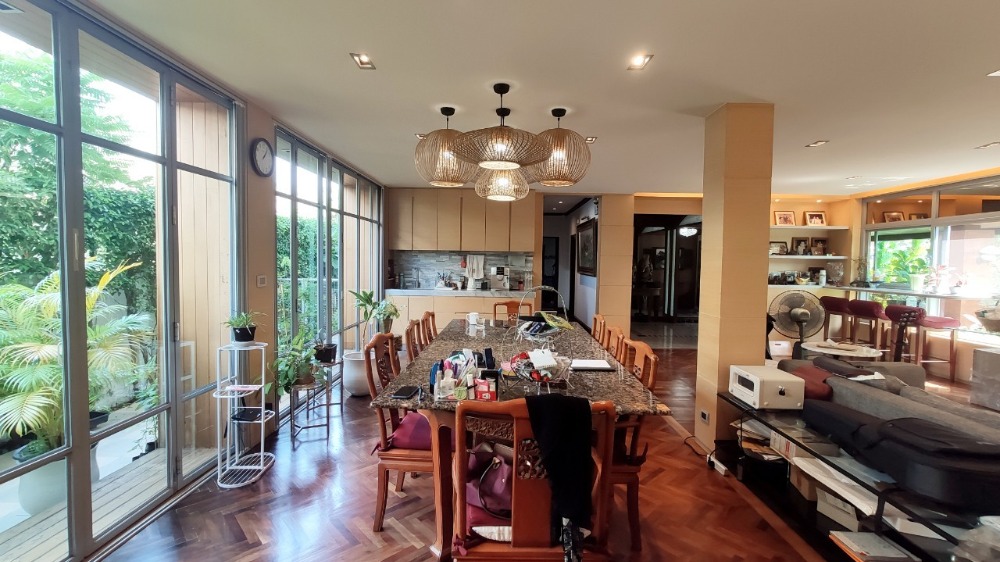 ขายบ้านพุทธมณฑล ศาลายา : ขาย บ้านเดี่ยว 2 ชั้น 216 ตารางวา หมู่บ้าน กฤษดานคร 18 ติดถนนพุทธมณฑลสาย 3 แขวงศาลาธรรมสพน์ เขตทวีวัฒนา กรุงเทพมหานคร