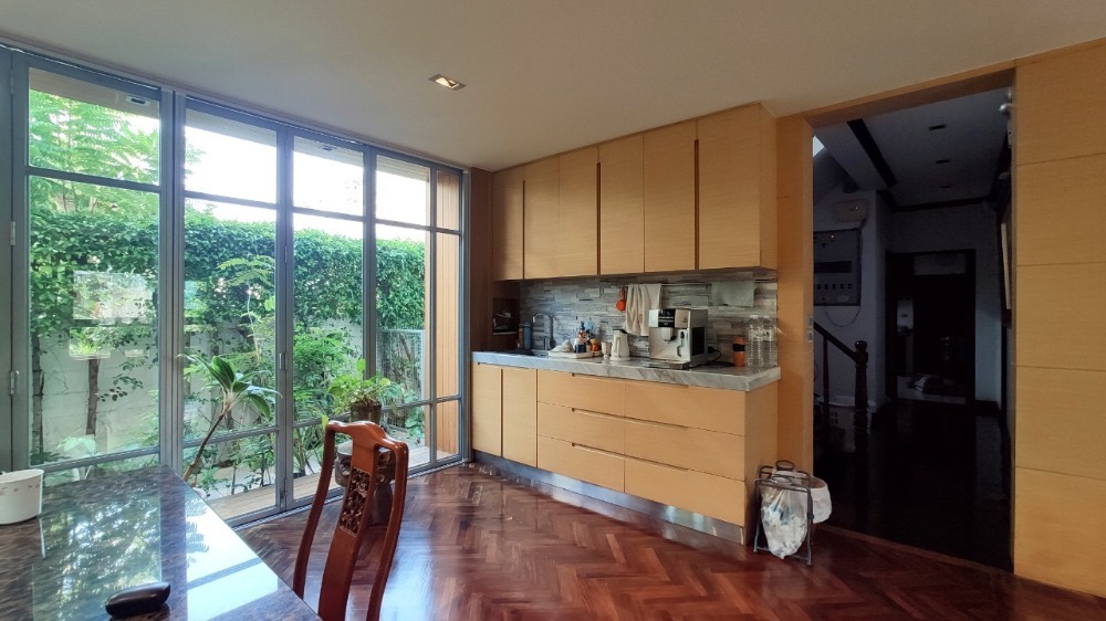 ขายบ้านพุทธมณฑล ศาลายา : ขาย บ้านเดี่ยว 2 ชั้น 216 ตารางวา หมู่บ้าน กฤษดานคร 18 ติดถนนพุทธมณฑลสาย 3 แขวงศาลาธรรมสพน์ เขตทวีวัฒนา กรุงเทพมหานคร