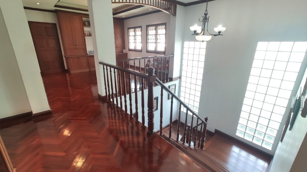 ขายบ้านพุทธมณฑล ศาลายา : ขาย บ้านเดี่ยว 2 ชั้น 216 ตารางวา หมู่บ้าน กฤษดานคร 18 ติดถนนพุทธมณฑลสาย 3 แขวงศาลาธรรมสพน์ เขตทวีวัฒนา กรุงเทพมหานคร