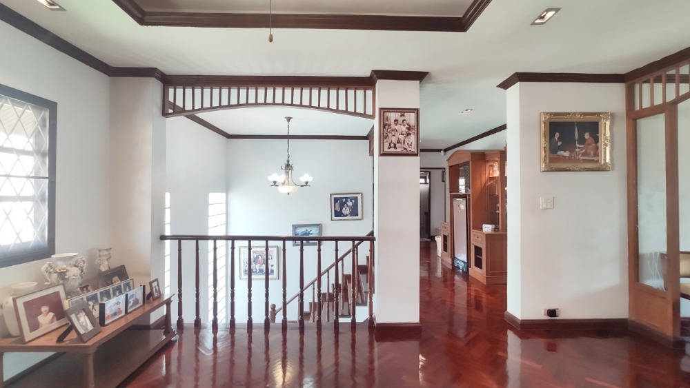 ขายบ้านพุทธมณฑล ศาลายา : ขาย บ้านเดี่ยว 2 ชั้น 216 ตารางวา หมู่บ้าน กฤษดานคร 18 ติดถนนพุทธมณฑลสาย 3 แขวงศาลาธรรมสพน์ เขตทวีวัฒนา กรุงเทพมหานคร