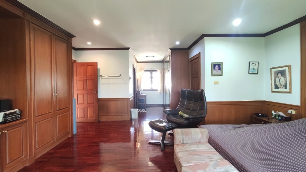 ขายบ้านพุทธมณฑล ศาลายา : ขาย บ้านเดี่ยว 2 ชั้น 216 ตารางวา หมู่บ้าน กฤษดานคร 18 ติดถนนพุทธมณฑลสาย 3 แขวงศาลาธรรมสพน์ เขตทวีวัฒนา กรุงเทพมหานคร