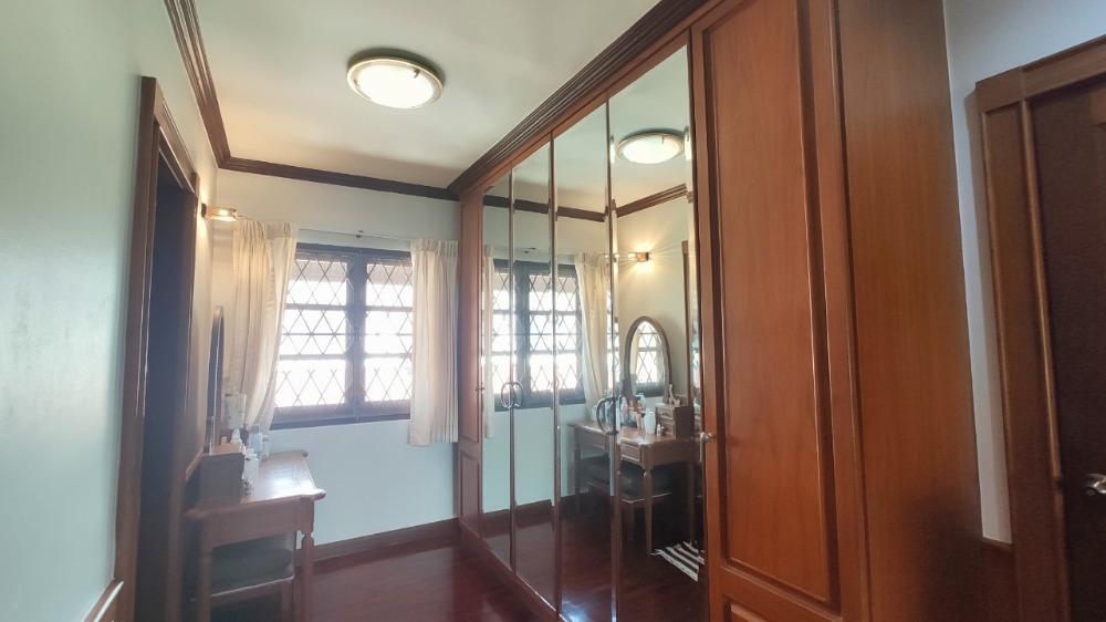 ขายบ้านพุทธมณฑล ศาลายา : ขาย บ้านเดี่ยว 2 ชั้น 216 ตารางวา หมู่บ้าน กฤษดานคร 18 ติดถนนพุทธมณฑลสาย 3 แขวงศาลาธรรมสพน์ เขตทวีวัฒนา กรุงเทพมหานคร