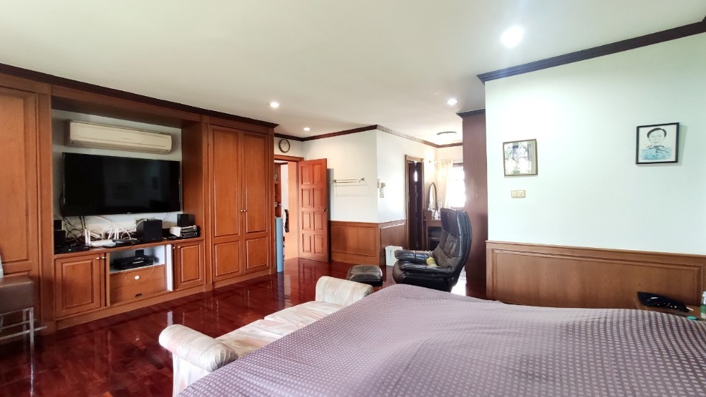 ขายบ้านพุทธมณฑล ศาลายา : ขาย บ้านเดี่ยว 2 ชั้น 216 ตารางวา หมู่บ้าน กฤษดานคร 18 ติดถนนพุทธมณฑลสาย 3 แขวงศาลาธรรมสพน์ เขตทวีวัฒนา กรุงเทพมหานคร