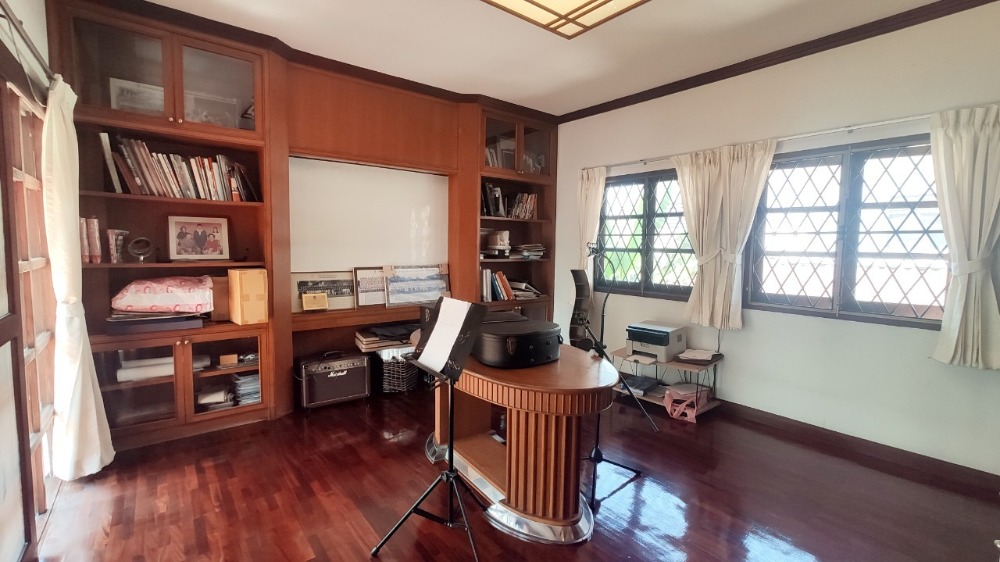 ขายบ้านพุทธมณฑล ศาลายา : ขาย บ้านเดี่ยว 2 ชั้น 216 ตารางวา หมู่บ้าน กฤษดานคร 18 ติดถนนพุทธมณฑลสาย 3 แขวงศาลาธรรมสพน์ เขตทวีวัฒนา กรุงเทพมหานคร