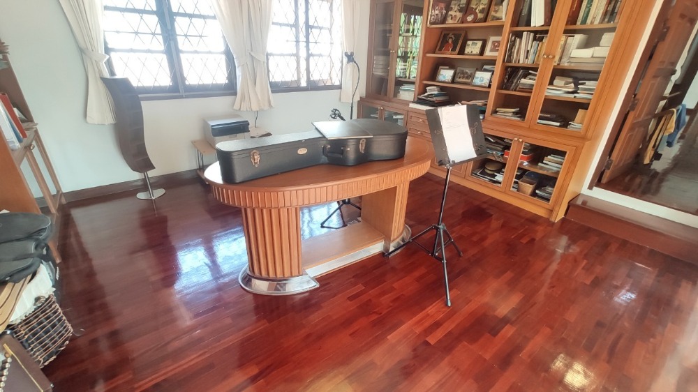 ขายบ้านพุทธมณฑล ศาลายา : ขาย บ้านเดี่ยว 2 ชั้น 216 ตารางวา หมู่บ้าน กฤษดานคร 18 ติดถนนพุทธมณฑลสาย 3 แขวงศาลาธรรมสพน์ เขตทวีวัฒนา กรุงเทพมหานคร