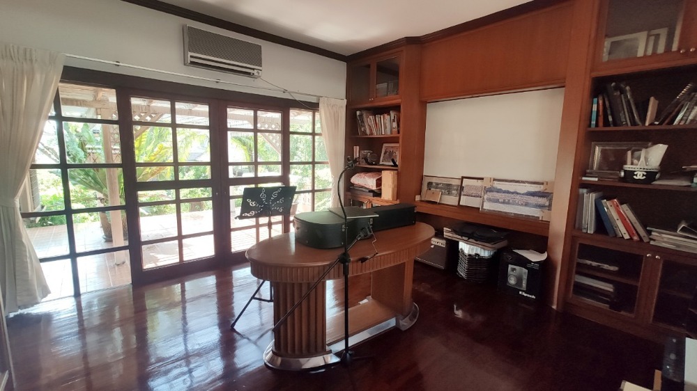 ขายบ้านพุทธมณฑล ศาลายา : ขาย บ้านเดี่ยว 2 ชั้น 216 ตารางวา หมู่บ้าน กฤษดานคร 18 ติดถนนพุทธมณฑลสาย 3 แขวงศาลาธรรมสพน์ เขตทวีวัฒนา กรุงเทพมหานคร