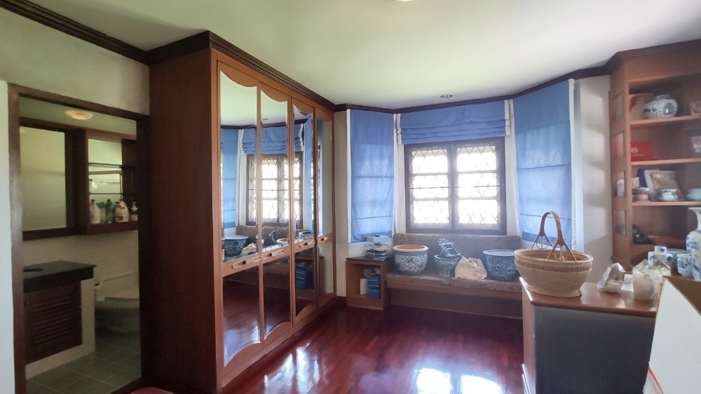 ขายบ้านพุทธมณฑล ศาลายา : ขาย บ้านเดี่ยว 2 ชั้น 216 ตารางวา หมู่บ้าน กฤษดานคร 18 ติดถนนพุทธมณฑลสาย 3 แขวงศาลาธรรมสพน์ เขตทวีวัฒนา กรุงเทพมหานคร