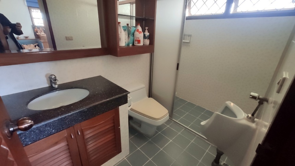 ขายบ้านพุทธมณฑล ศาลายา : ขาย บ้านเดี่ยว 2 ชั้น 216 ตารางวา หมู่บ้าน กฤษดานคร 18 ติดถนนพุทธมณฑลสาย 3 แขวงศาลาธรรมสพน์ เขตทวีวัฒนา กรุงเทพมหานคร