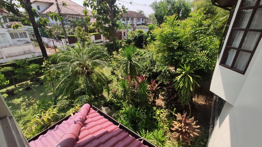 ขายบ้านพุทธมณฑล ศาลายา : ขาย บ้านเดี่ยว 2 ชั้น 216 ตารางวา หมู่บ้าน กฤษดานคร 18 ติดถนนพุทธมณฑลสาย 3 แขวงศาลาธรรมสพน์ เขตทวีวัฒนา กรุงเทพมหานคร