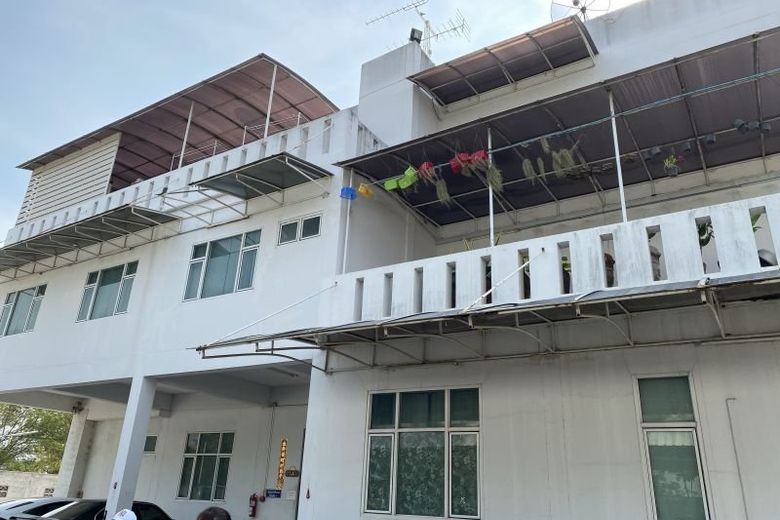 ขายที่ดินอยุธยา : ขายที่ดิน พร้อมอาคารสำนักงาน 3 ชั้น และ โกดังสินค้า 3 หลัง บนที่ดิน  9-3-81 ไร่  ต.บ้านเกาะ พระนครศรีอยุธยา  ขายรวม 115 ลบ.*