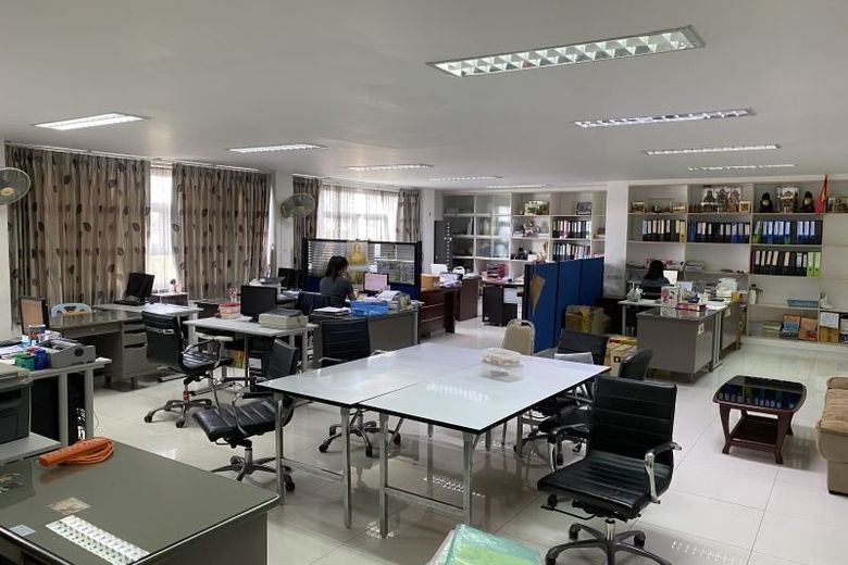 ขายที่ดินอยุธยา : ขายที่ดิน พร้อมอาคารสำนักงาน 3 ชั้น และ โกดังสินค้า 3 หลัง บนที่ดิน  9-3-81 ไร่  ต.บ้านเกาะ พระนครศรีอยุธยา  ขายรวม 115 ลบ.*