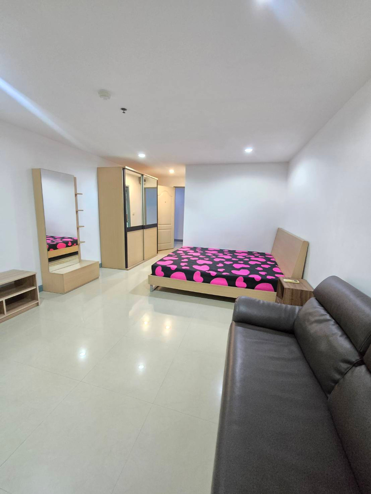 ให้เช่าคอนโดบางนา แบริ่ง ลาซาล : Regent Home7/2  Bangna ใกล้BTSบางนา ,ใกล้ไบเทคบางนา, ใกล้ทางด่วน