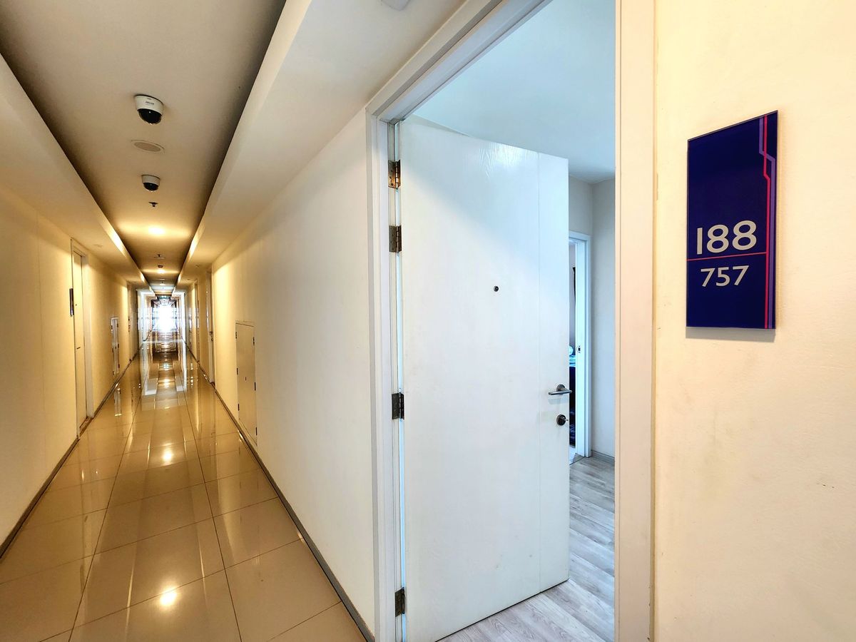 For RentCondoNonthaburi, Bang Yai, Bangbuathong : Status as shown in the cover photo**Vacant room, newly purchased washing machine** For rent, Plum Central Phase 1!! Real room photos, real sound!! East view, morning sun is not hot SN490.46