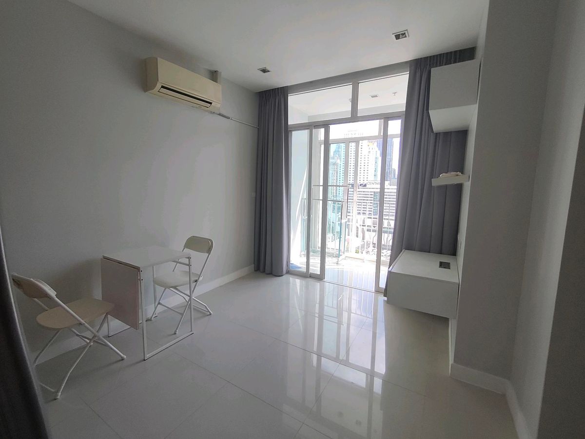 For RentCondoRatchathewi,Phayathai : Condo for rent,Ideo Verve Ratchaprarop, 1 bedroom, 1 bathroom, 36 sq m. Fully furnished, only 15,000 baht, contact ID Line: @Roomdd