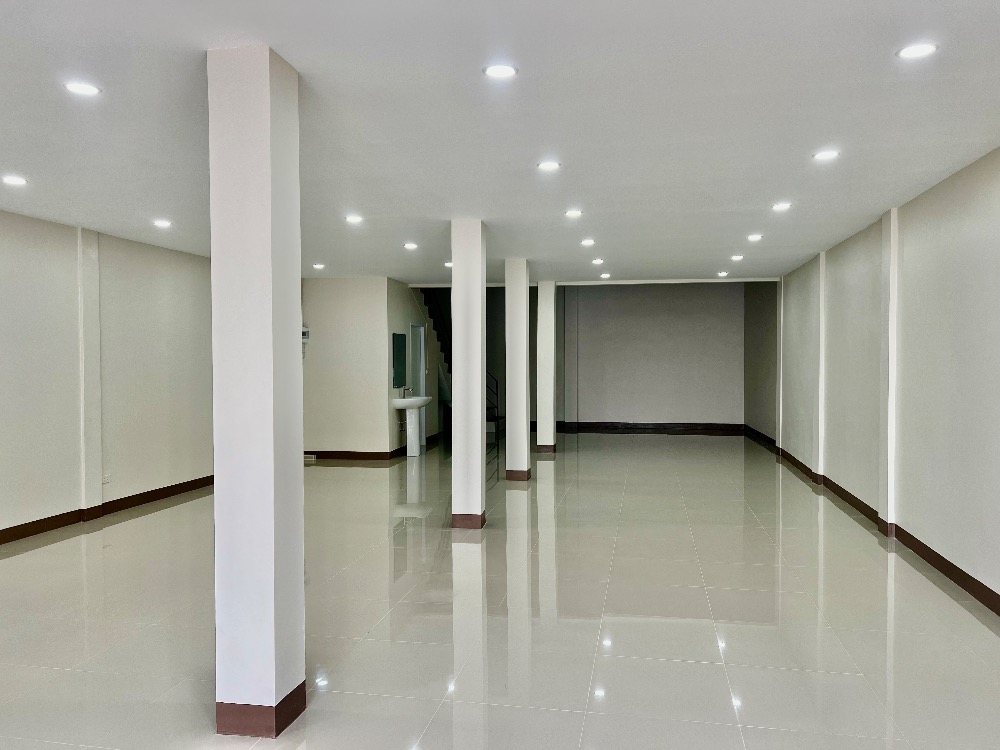 ให้เช่าอาคารพาณิชย์ปิ่นเกล้า จรัญสนิทวงศ์ : ให้เช่าอาคารพาณิชย์ ทำเลที่ดีที่สุดใจกลางสี่แยกไฟฉาย ติดMRTแยกไฟฉาย ( 0เมตร )