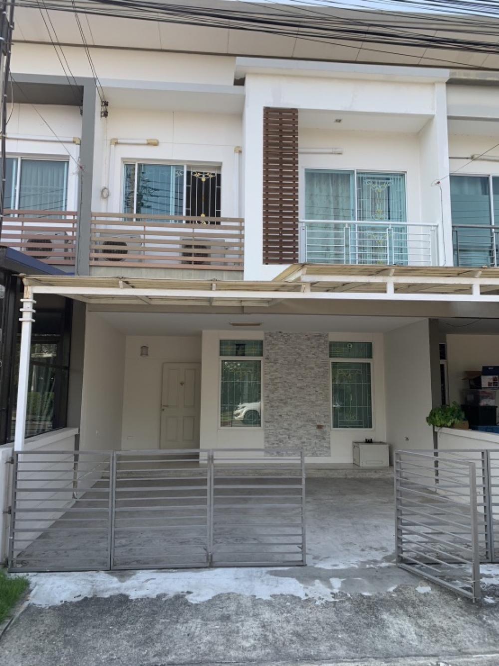 For RentTownhomeNawamin, Ramindra : Townhome Habitown Watcharaphon for rent, in front of the garden, area 25 sq w, usable area 112 sq m, 3 bedrooms, 2 bathrooms, front of the house is 6 meters wide, facing south, behind the house there is a pleasant garden • Pantry Bi Kitchen 1 set of built