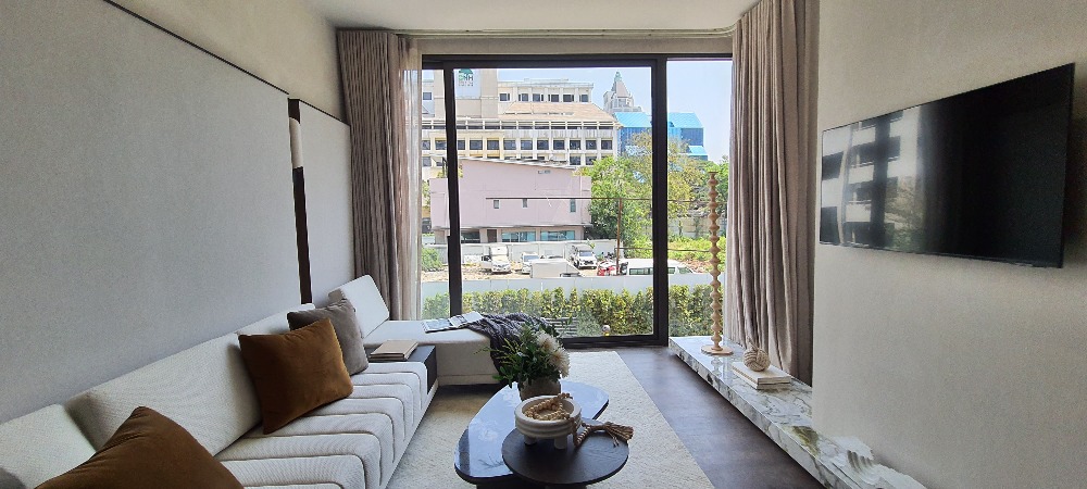 Sale DownCondoSilom, Saladaeng, Bangrak : (Owner post) Romm Convent, the most beautiful room plan, 48 sq m, with real view photos, taken from the actual land plot, south side, open view, Sathorn