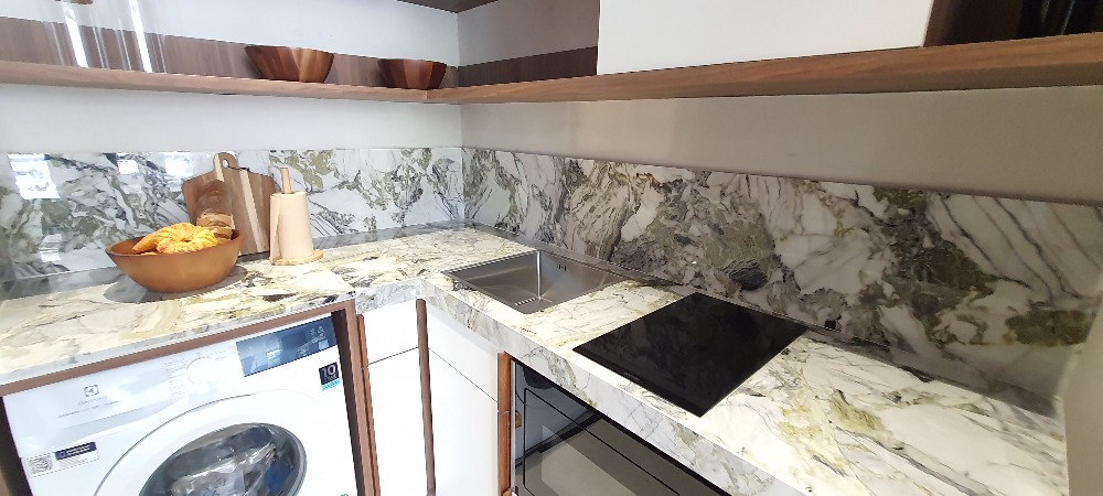 Sale DownCondoSilom, Saladaeng, Bangrak : (Owner post) Romm Convent, the most beautiful room plan, 48 sq m, with real view photos, taken from the actual land plot, south side, open view, Sathorn