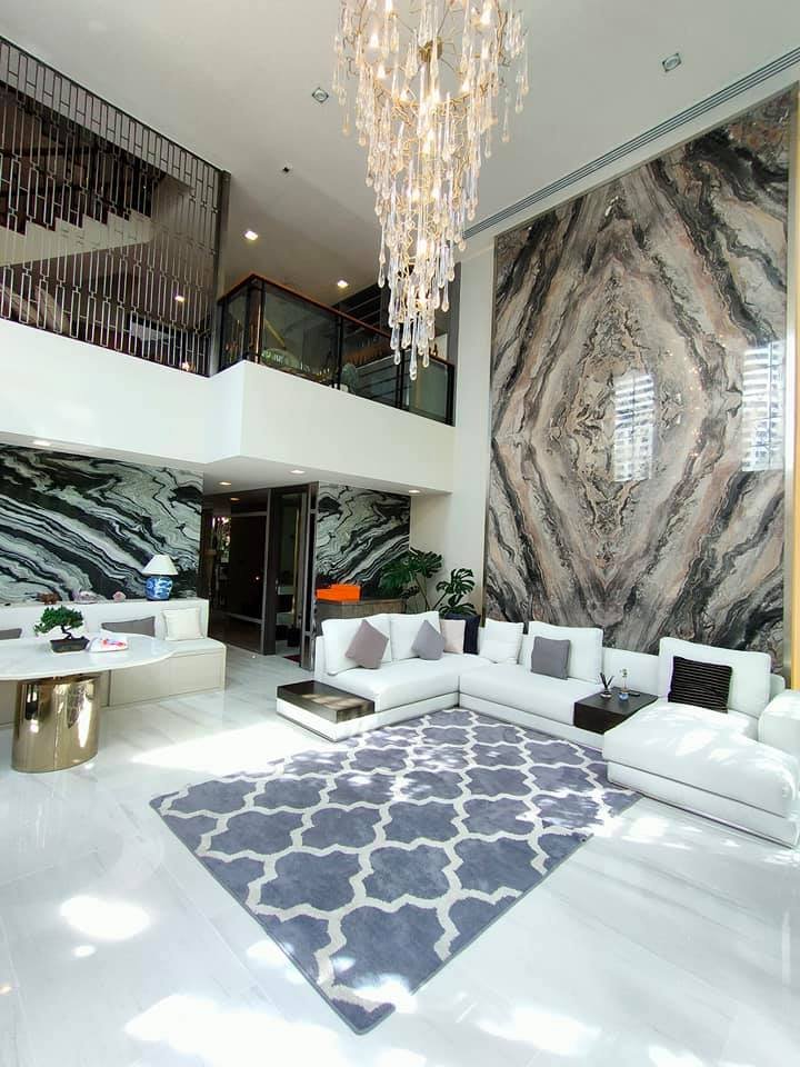 ให้เช่าทาวน์โฮมสุขุมวิท อโศก ทองหล่อ : Rental : Luxury Townhome Quarter 31, Sukumvit 31 • 4 Bedroom 5 Bathroom • Size : 425 S.qm • 4 Floor • 2 Parking Lot 