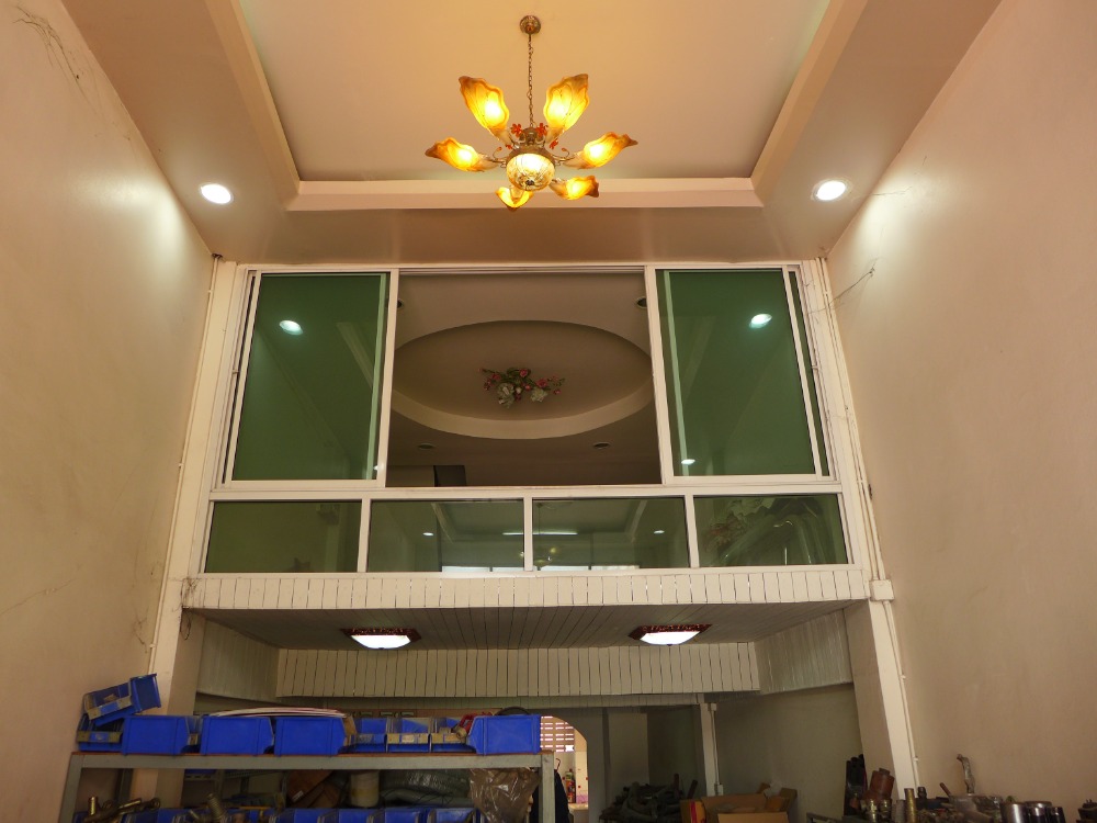 For SaleShop HousePathum Thani,Rangsit, Thammasat : Commercial building for sale, 1 unit, Nuan Chawi.