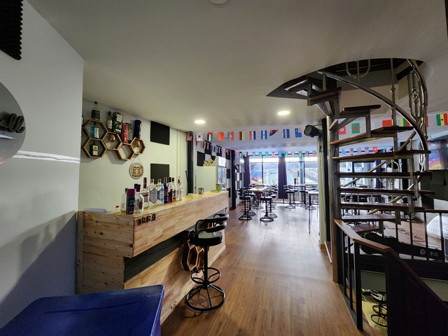 For SaleShop HouseSukhumvit, Asoke, Thonglor : 2-storey commercial building for sale, renovated, next to Sukhumvit Road and BTS / MRT Asoke, size 20 sq m, opposite Terminal 21