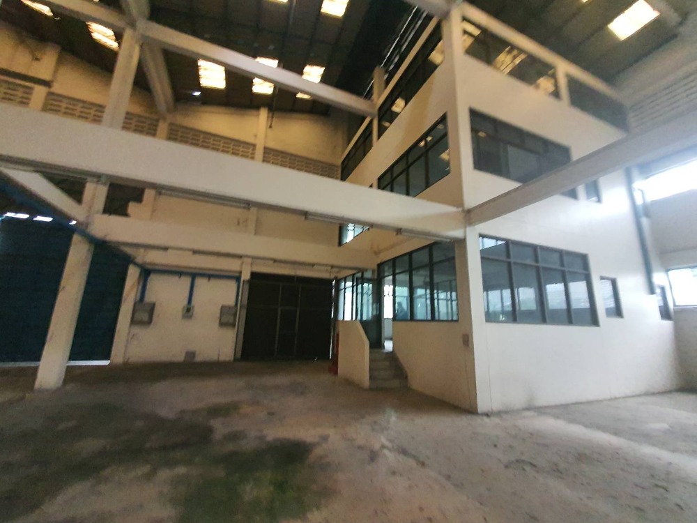 For RentWarehouseMin Buri, Romklao : Warehouse for rent, can hold a lot of weight 3 tons/sq.m. Raised floor, 2 meters high, no need to worry about flooding